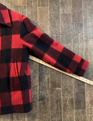 Vintage Woolrich Plaid Full Zip Up Jacket Size M Red Black Heavy Outdoors #16010 - Picture 4 of 11