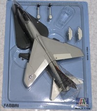 Modellino Aereo Militare AG-P039/F-8 Crusader  fabbri Scala 1:100