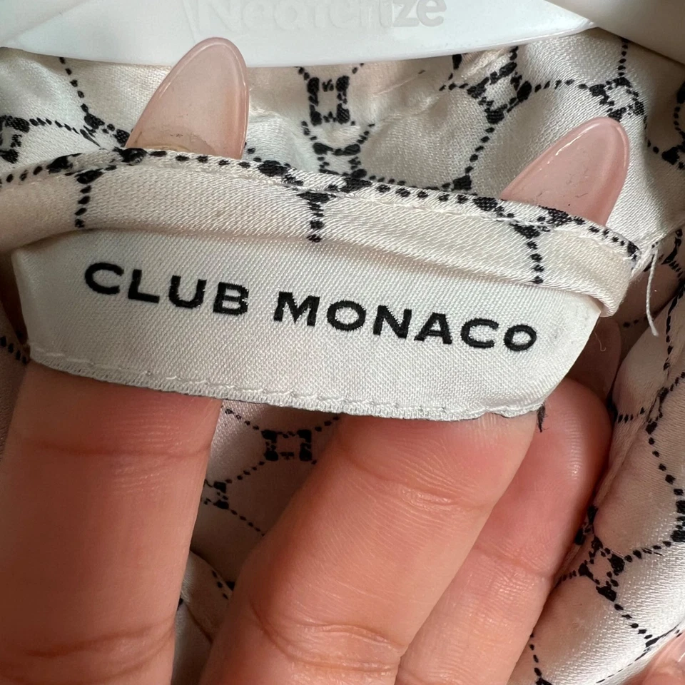 Camisa abotonada geométrica y floral Club Monaco para mujer talla pequeña Foto 3 de 4