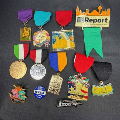 San Antonio Pin Button Fiesta Medals Radio Station Basketball, Lot of 12