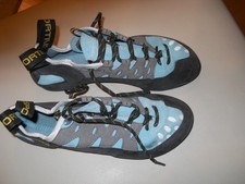 Women's La Sportiva Tarantulace 10QTU Rock Climbing Shoes 7.5, EU 39