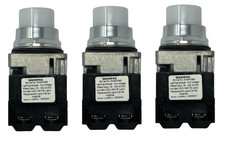 Lot of 3 Siemens 52PL4DBXB Pilot Light 24V AC/DC White LED – Oiltight 52