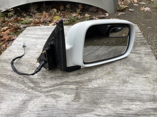 2002-2006 Honda CR-V CRV Right Passenger RH Sideview Door Power Mirror OEM White
