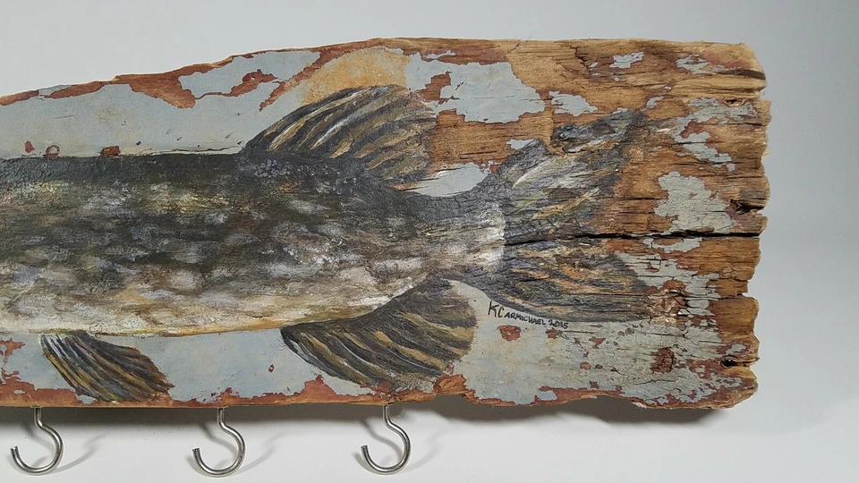 ARTE POPULAR RÚSTICO PINTADO PECES LLAVE Y JOYERÍA COLGANTE ESTANTE 23" único en su clase Foto 4 de 4