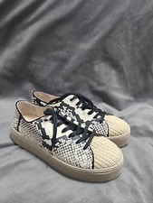 Vince Camuto Size 9 Calitrie Snake Skin Print...