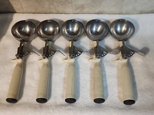 VOLLRATH SET OF 5 ICE CREAM SCOOPS STAINLESS 3 1/4 OZ  47141 MADE IN USA(C)