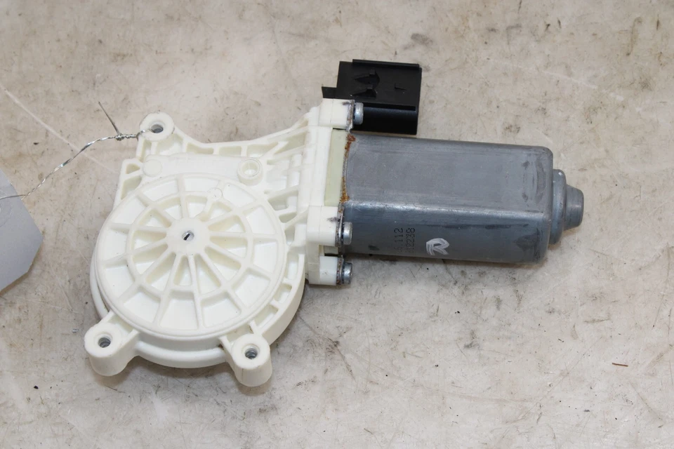 2008-2014 Dodge Challenger Right Window Regulator Motor OEM GZ75 - Image 3 of 3