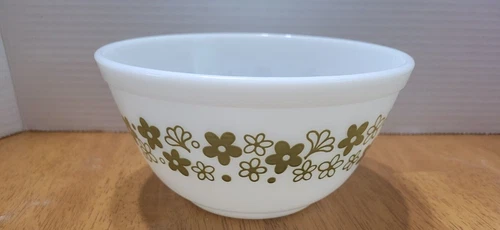 Vintage Pyrex Crazy Daisy Spring Blossom Large Flowers Bowl 1.5 QT Looks Unused