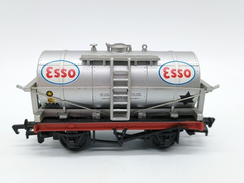 Mainline Esso Tank Wagon 3066 - OO - (Unused) Mint Condition - Picture 1 of 7