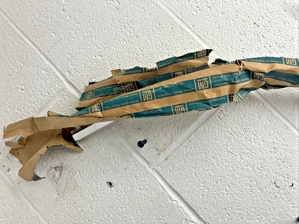 Guarnição de poço de roda traseira LH 9635122 1978-81 Chevrolet Malibu Classic Wagon fabricante de equipamento original (SR17 - Imagem 4 de 4