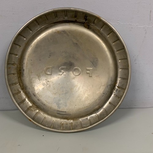 VINTAGE 1960s 50s FORD PICKUP HUBCAP Car Replacement OEM Original Part - Picture 9 of 10