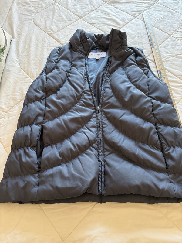 Women’s Nine West Separates Down Puffer Vest Size Med Gray Packable