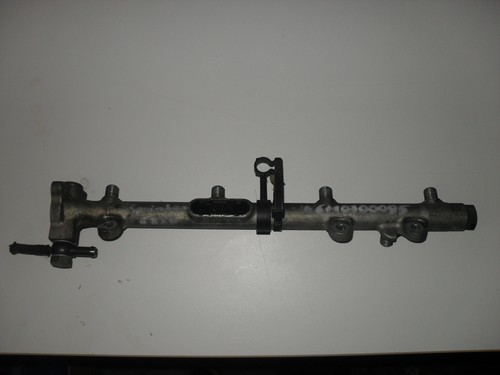 Mercedes Einspritzleiste  A6110700095