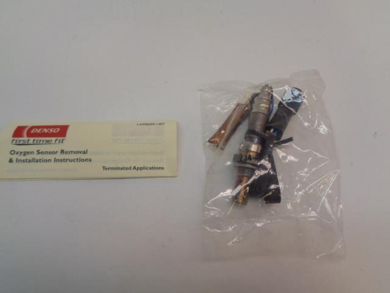 BRAND NEW DENSO FORD LINCOLN MAZDA MERCURY OXYGEN SENSOR 234-4127 R13T4