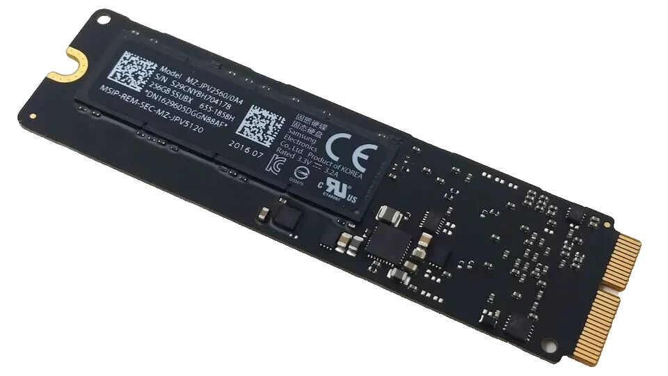 MacBookAir 2018メモリ16GB /SSD 256 256GB PCIe SSD 13