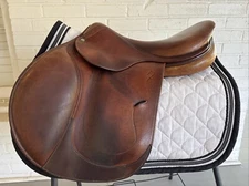 Antares jump saddle 17.5