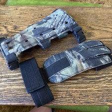Tarantula Flexform Armguard Camo & Matching Three Finger Archery Glove Bow Hunt