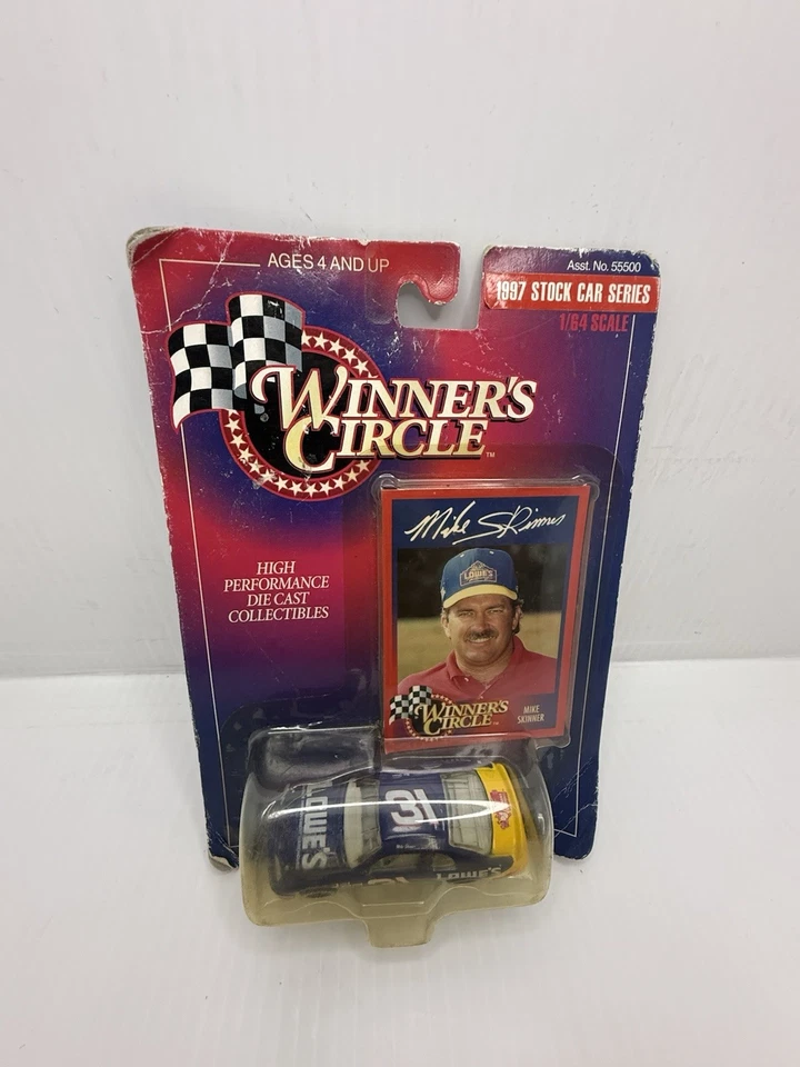 #31 Mike Skinner Lowe's 1997 Winner's Circle литая модель 1:64 - Изображение 3 из 4