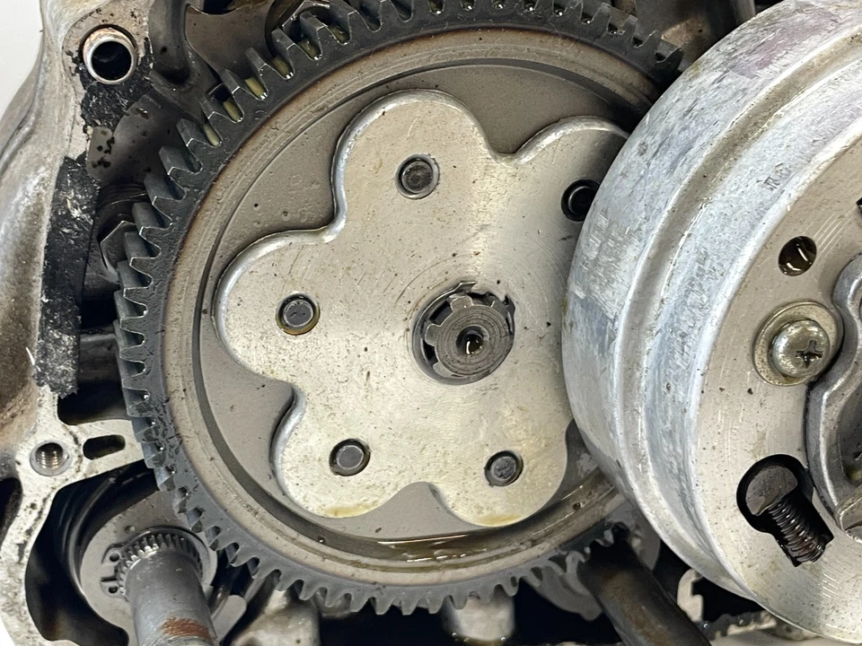 Honda C70 Passport 1980 motor fabricante de equipos originales extremo inferior HM174 C 70 Foto 3 de 4