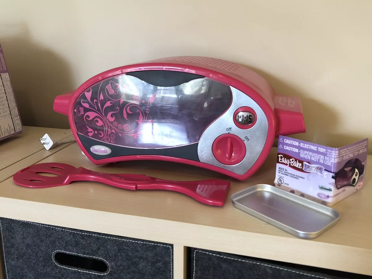 Easy-Bake Ultimate Oven, pink with original accessories