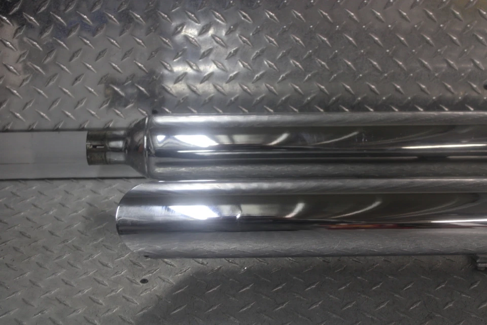 2010 HARLEY-DAVIDSON ELECTRA GLIDE EXHAUST MUFFLER SET 64905-99 64906-99 - Image 3 of 4