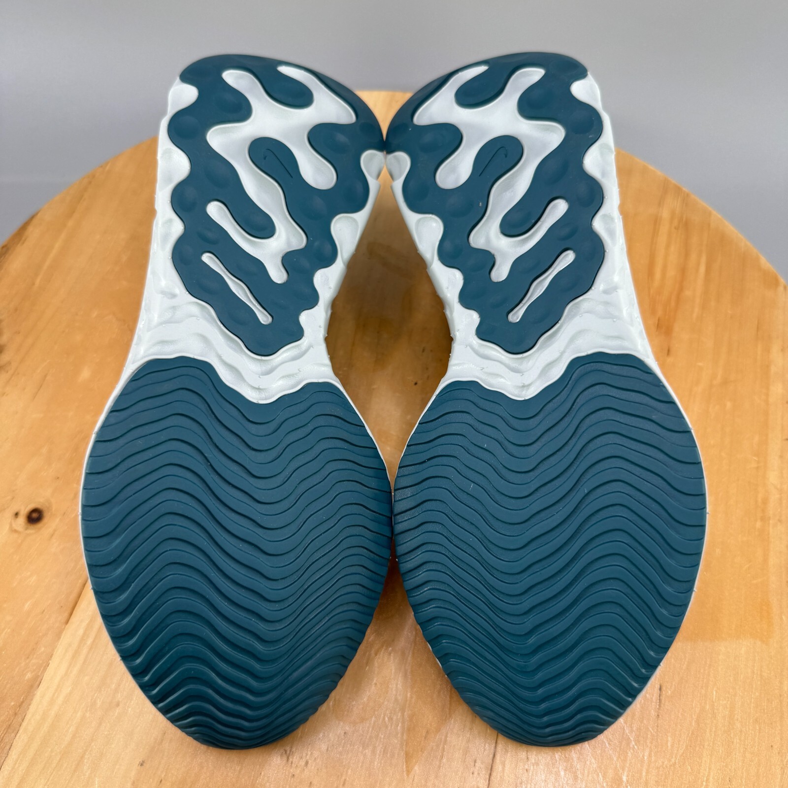 Womens 11 / Mens 9.5 - Nike React Phantom Run Flyknit 2 Shoes White Teal Slip On