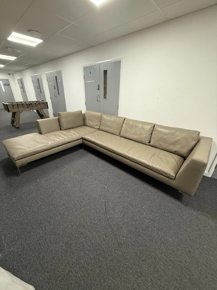 B & B Italia Charles Sofa L ShapeA celebrated design by Antonio Citterio - Image 4 of 4