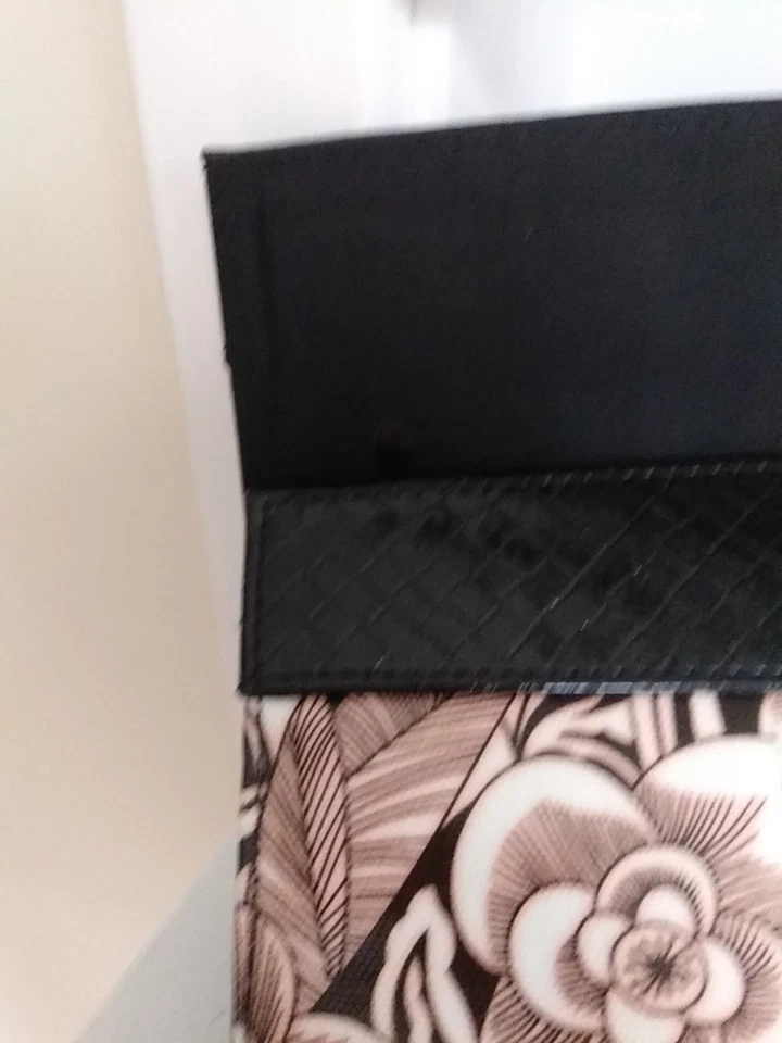 Bolso de Mano Miche Bolso Leila Clásico Marrón Recubierto Floral SOLO CONCHA Agosto 2010 Foto 4 de 4