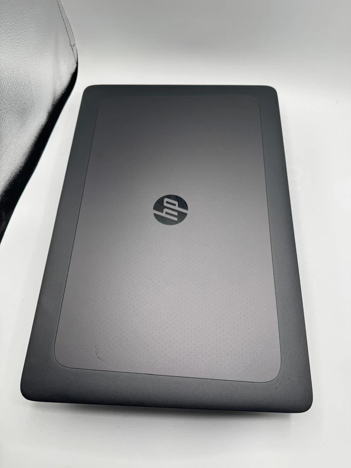 HP ZBook 17 G3 – i7-6820HQ – 32 Go RAM – 256 Go SSD – 17,3" Full HD –Réf : 26B - Bild 3 von 4