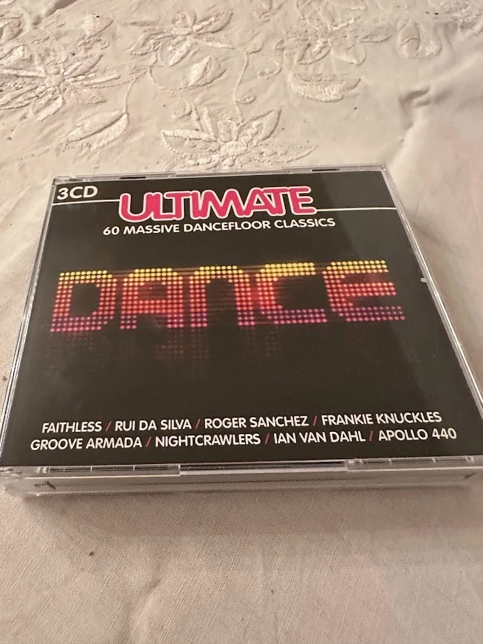3 fach CD Box Ultimate 60 Massive Dancefloor Classics seh guter Zustand - Bild 2 von 4