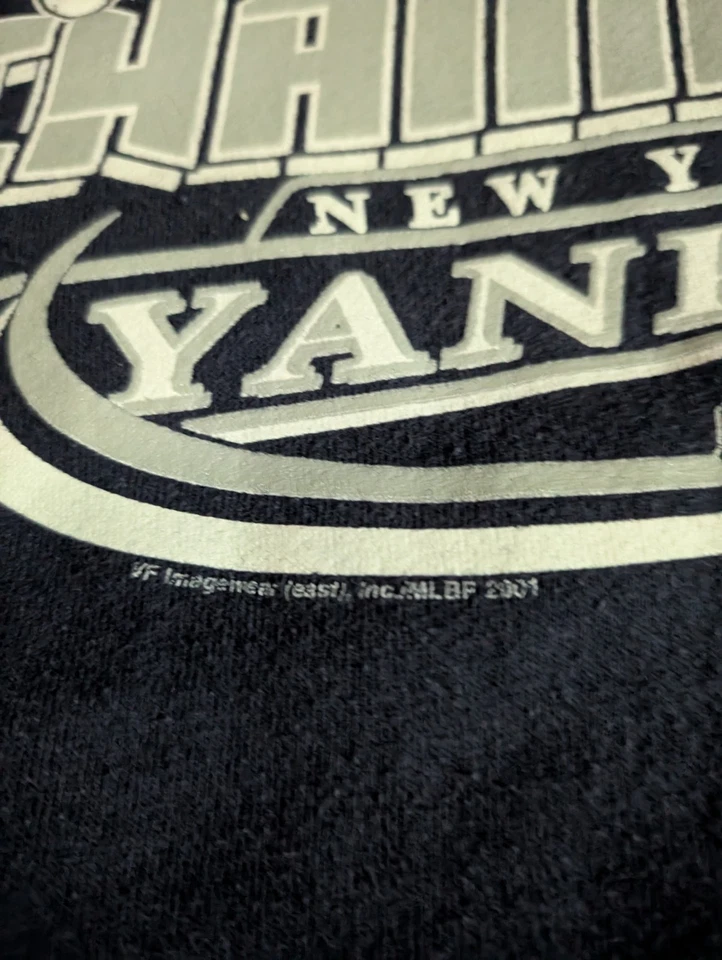 MLB VF Imagewear New York Yankees 2001 AL Champions Crewneck Sweatshirt, Size XL - Image 4 of 4
