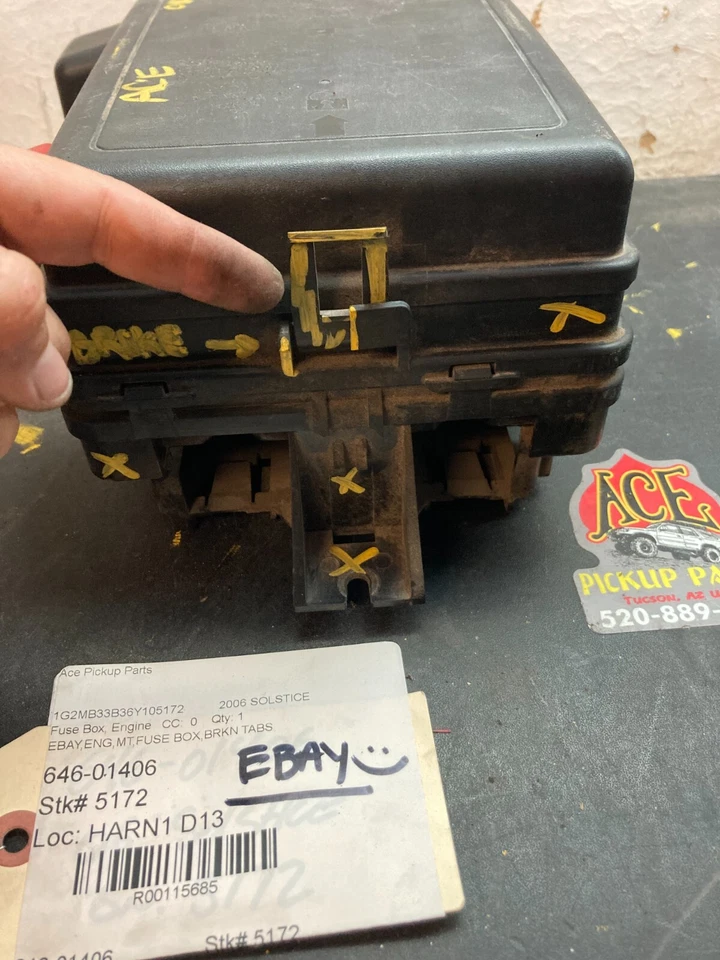 06 2006 Pontiac Solstice OEM 2.4L Manual Transmission Engine Fuse Box - Image 4 of 4