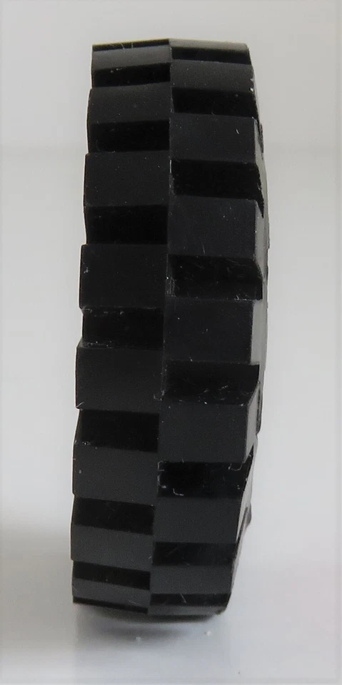 LEGO Technic-Reifen / Tire 17 x 43 mit Zahnrad - Felge, rot # g9c01 - Bild 2 von 3