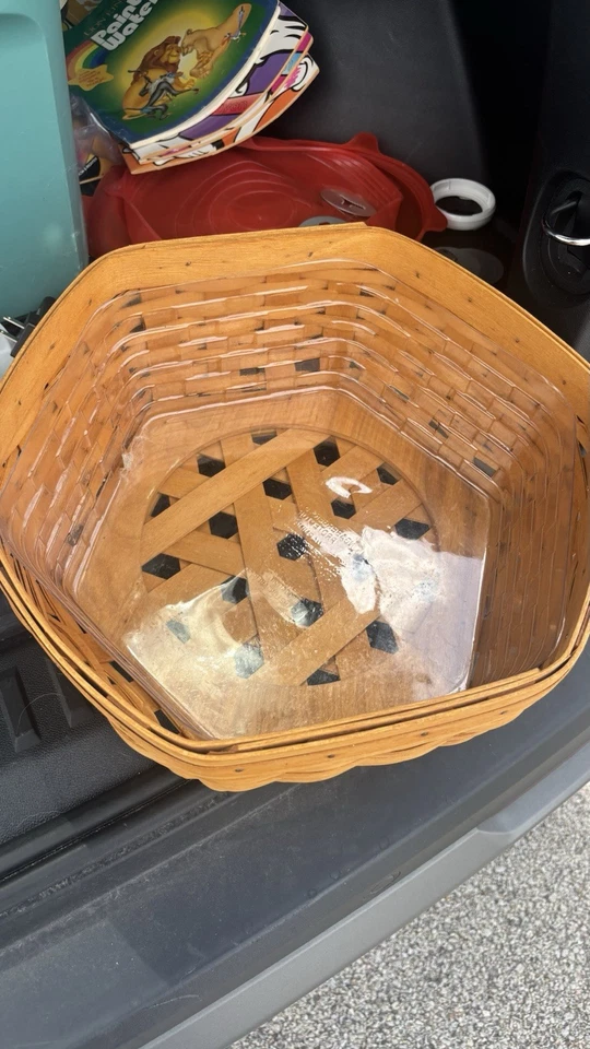 Longaberger Hexagon Basket 9" Diameter 1999 Handwoven Protector Ex Cond Retired - Image 1 of 1