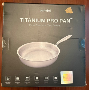 Plateful Titanium Pro Pan (12" frying pan)