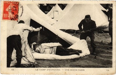 Old postcard Camp d'Auvours une bonne farce (1474056)