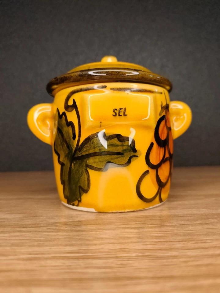 Lot d'anciens pots à épices, sel, girole, thym, laurier, décor feuille et raisin - Photo 2/4