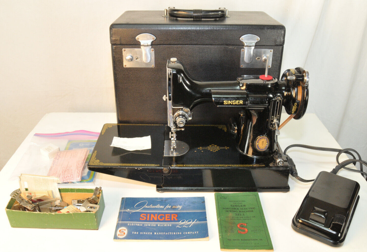 Vintage Singer Featherweight Sewing Machine 221 Centennial Limited