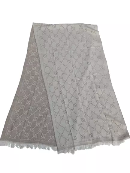 Foulard unisexe Gucci vintage classique motif monogramme GG gris laine fabriqué en Italie.