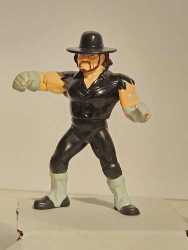 WWF Hasbro Undertaker Serie 8 Cartellino Rosso Barba Marrone Scuro 1993 - Foto 5 di 5