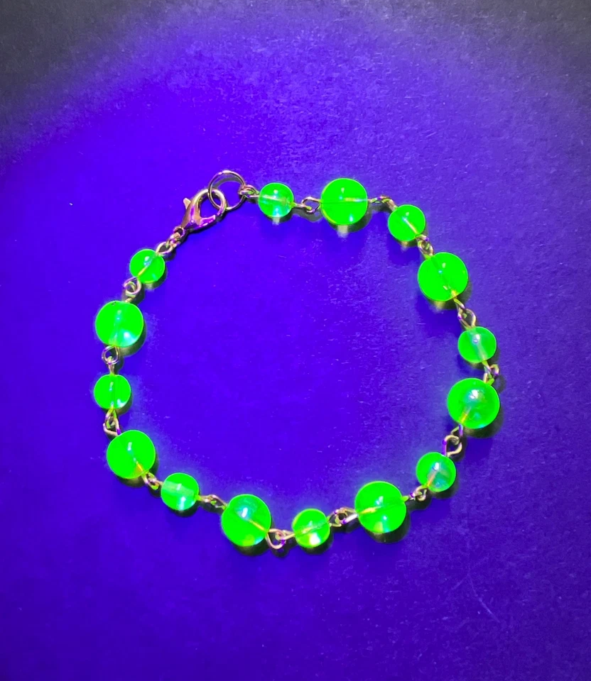 Uranium Vaseline Glass Beaded Bracelet - Image 3 of 4