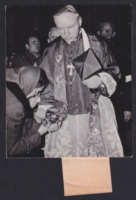 Fotografie Keystone, Priams von Polen Cardinal Wyszynski nach seiner Freilassun 