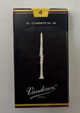 Vandoren Traditional Bb Clarinet Reeds Strength 4 Box of 9 NEW Packaged Reeds