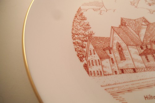 Vintage Hilton Methodist Church NY Red Souvenir Collector Plate - Picture 5 of 9
