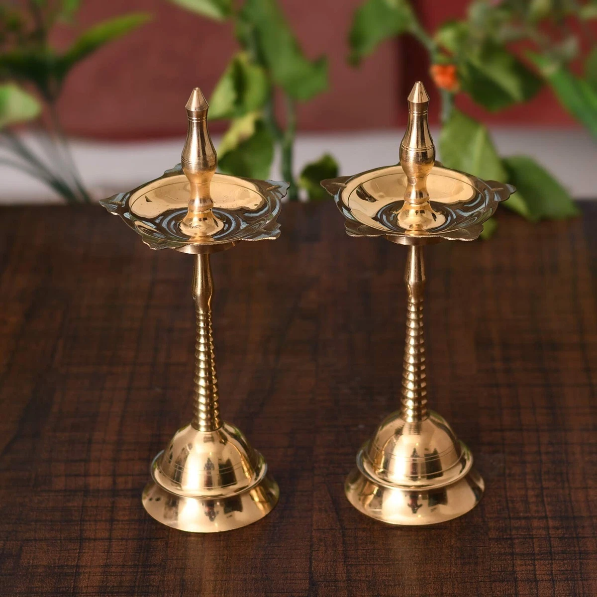 Traditional lamp stand deals