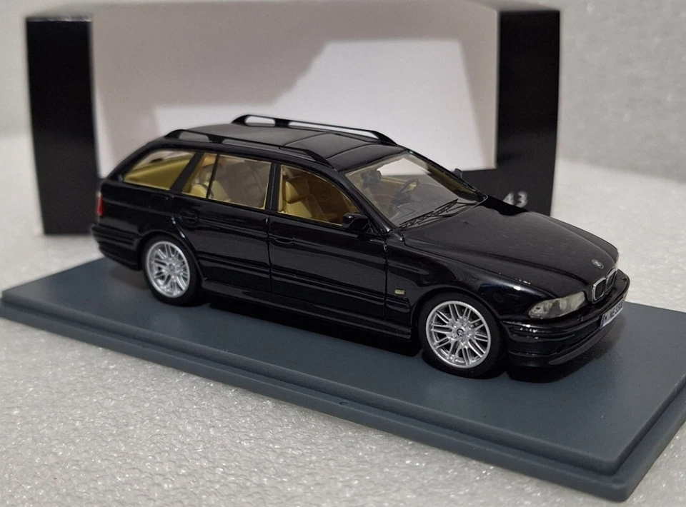 WOW BMW 5-Series 520i E39 Touring 2002 Black 1:43 Neo 43300 EXTREMELY RARE!! - Image 3 of 4