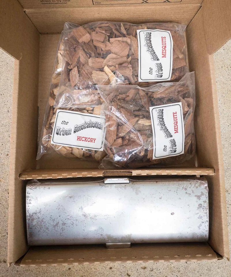 The Urban Smokehouse Grill Smoker astillas de madera nogal dulce madera mezquite Foto 3 de 4
