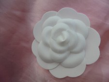 Chanel Kamelie Weiß Stoff Seide Camelia Blüte mit Klebepad neu
