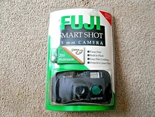 Fuji Smartshot 35mm Film Camera  w/built in flash