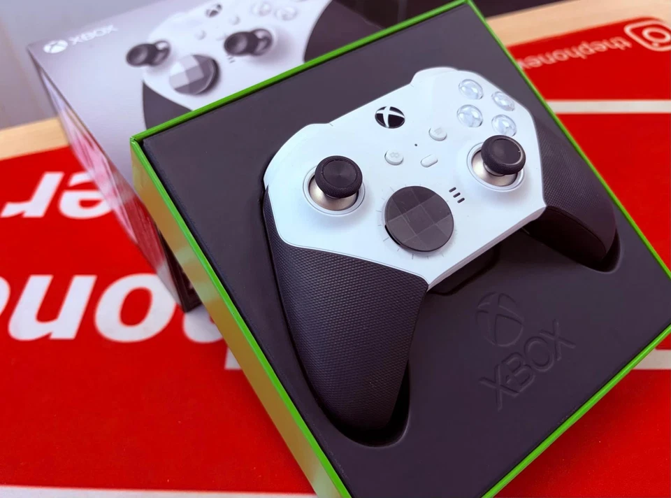 Microsoft Xbox Elite Series 2 Core Wireless Controller White -BOXED WITH EXTRAS! - Image 2 of 4